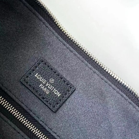 🍀Louis Vuitton perforated handbag Backpack satchel - Picture 9 of 9